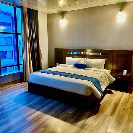 Luxury Apartment In Dha Phase 8, Near Allama Iqbal International Airport Lahore Exterior photo