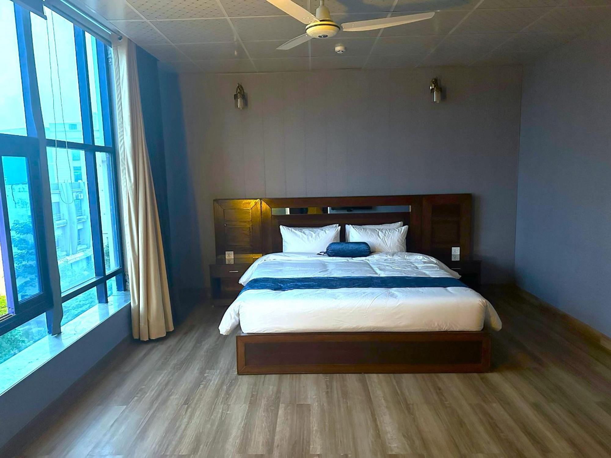 Luxury Apartment In Dha Phase 8, Near Allama Iqbal International Airport Lahore Exterior photo