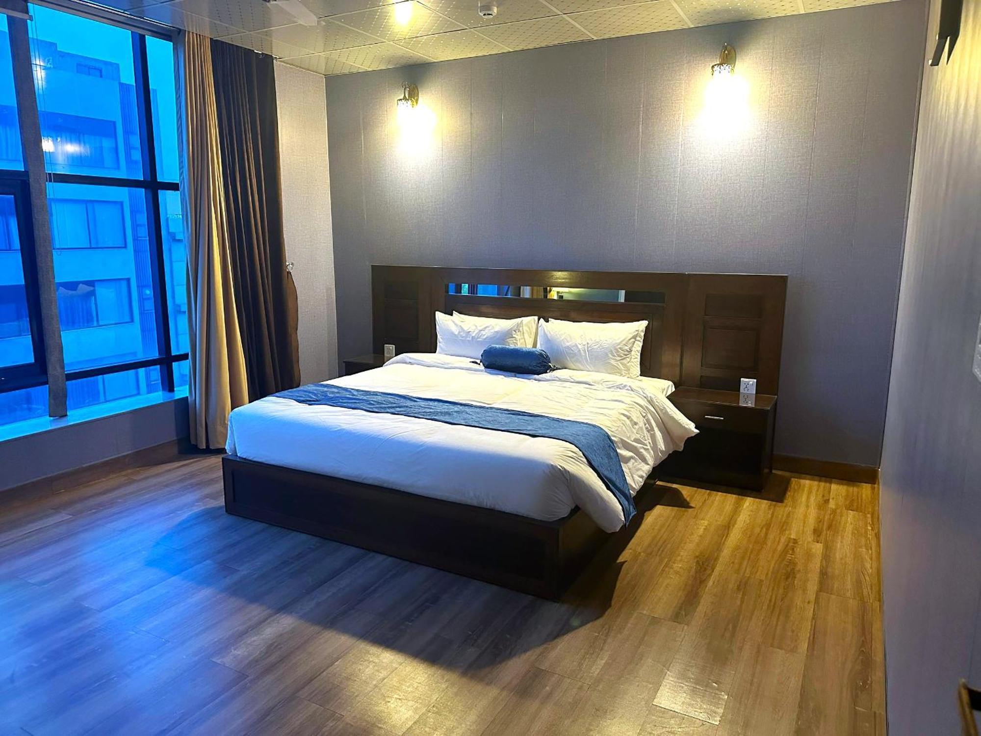 Luxury Apartment In Dha Phase 8, Near Allama Iqbal International Airport Lahore Exterior photo
